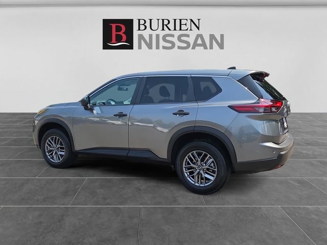Used 2024 Nissan Rogue S AWD/4WD image 3