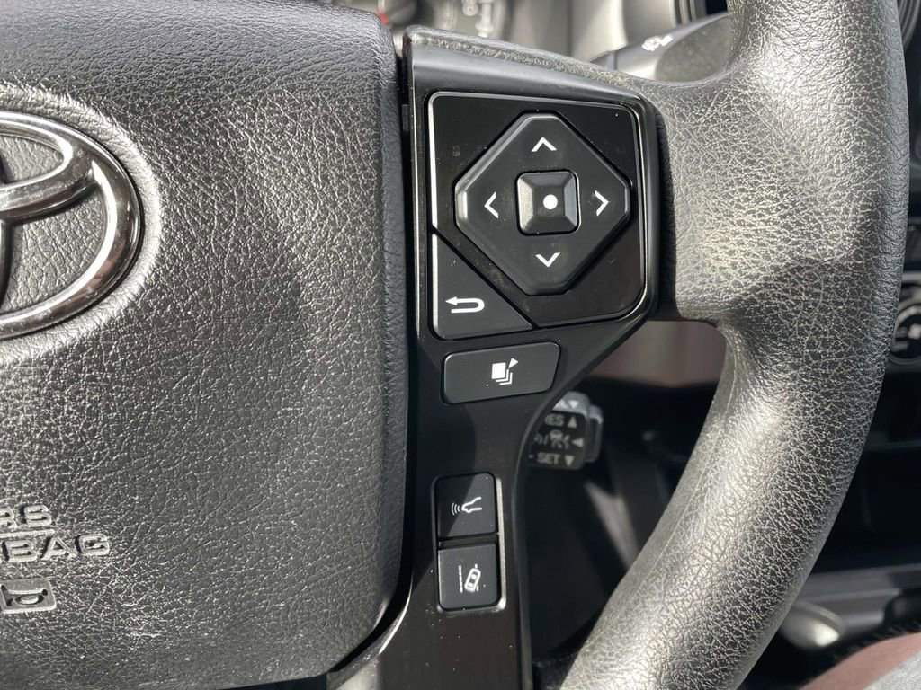 Used 2022 Toyota Tacoma SR image 33