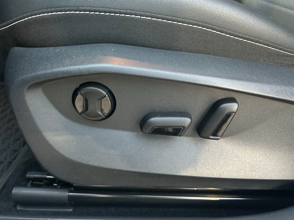 Used 2022 Volkswagen Taos SE w/ Driver Assistance Package image 50