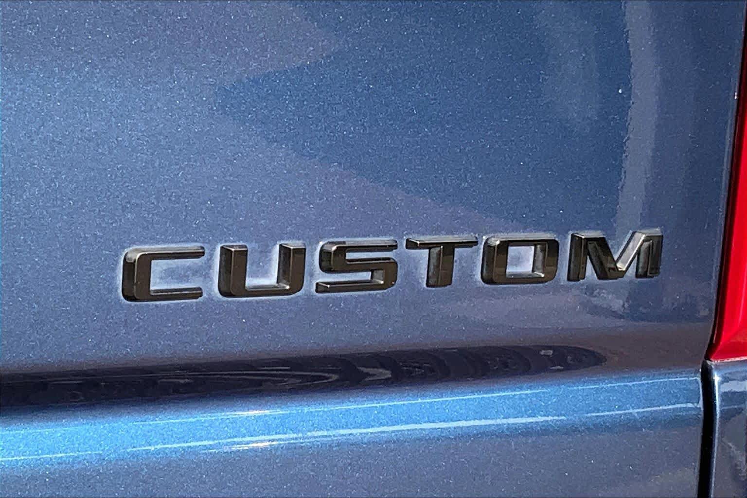 Used 2021 Chevrolet Silverado 2500 Custom w/ Custom Value Package AWD/4WD image 10
