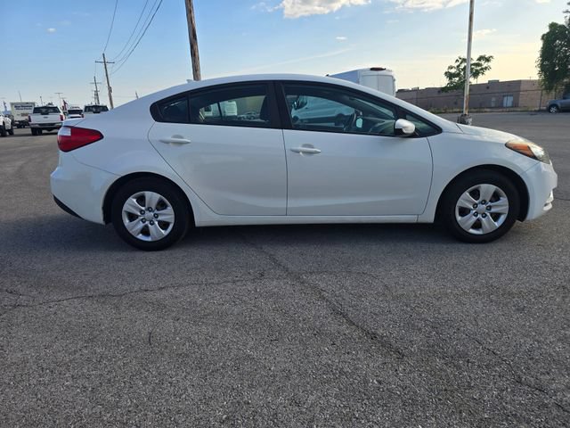 Used 2016 Kia Forte LX FWD image 2