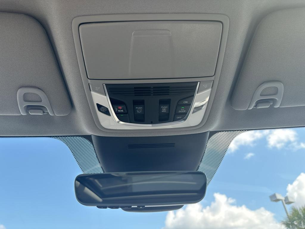 Certified 2025 Acura MDX FWD w/ Technology Package image 16
