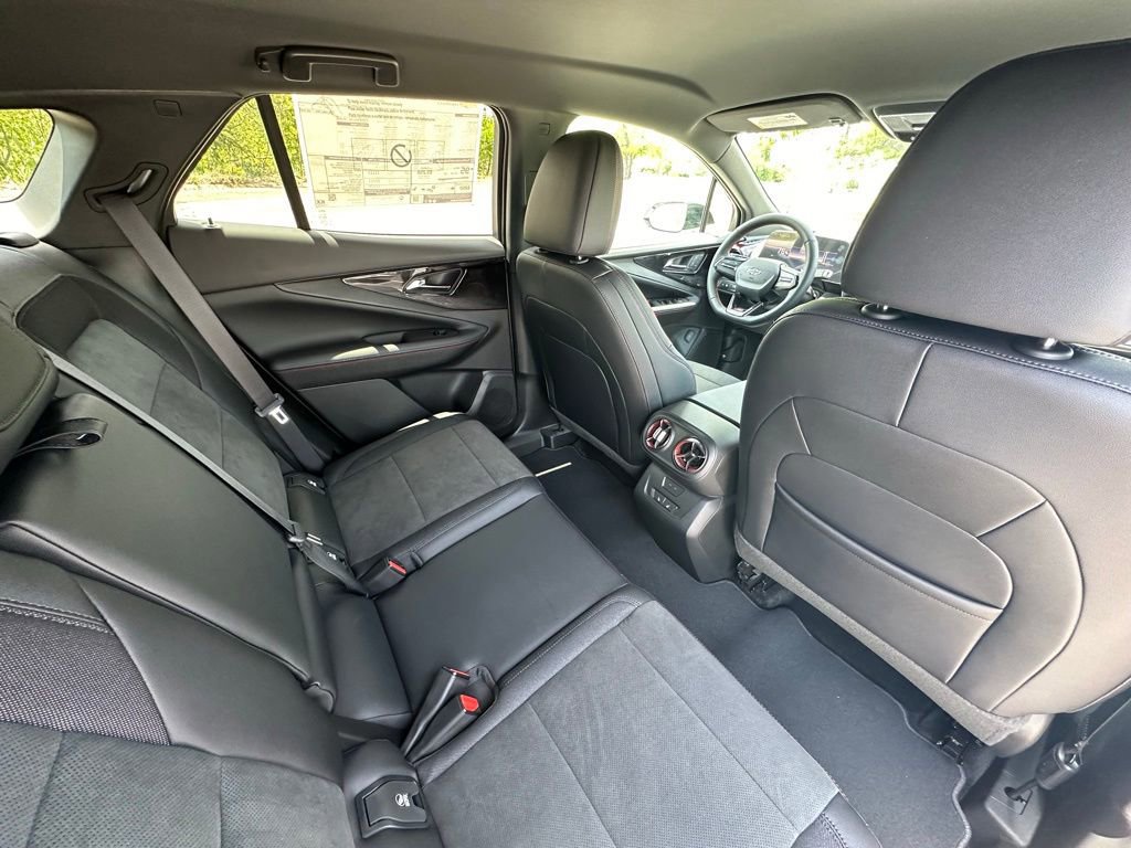 New 2025 Chevrolet Blazer EV RS RWD image 32