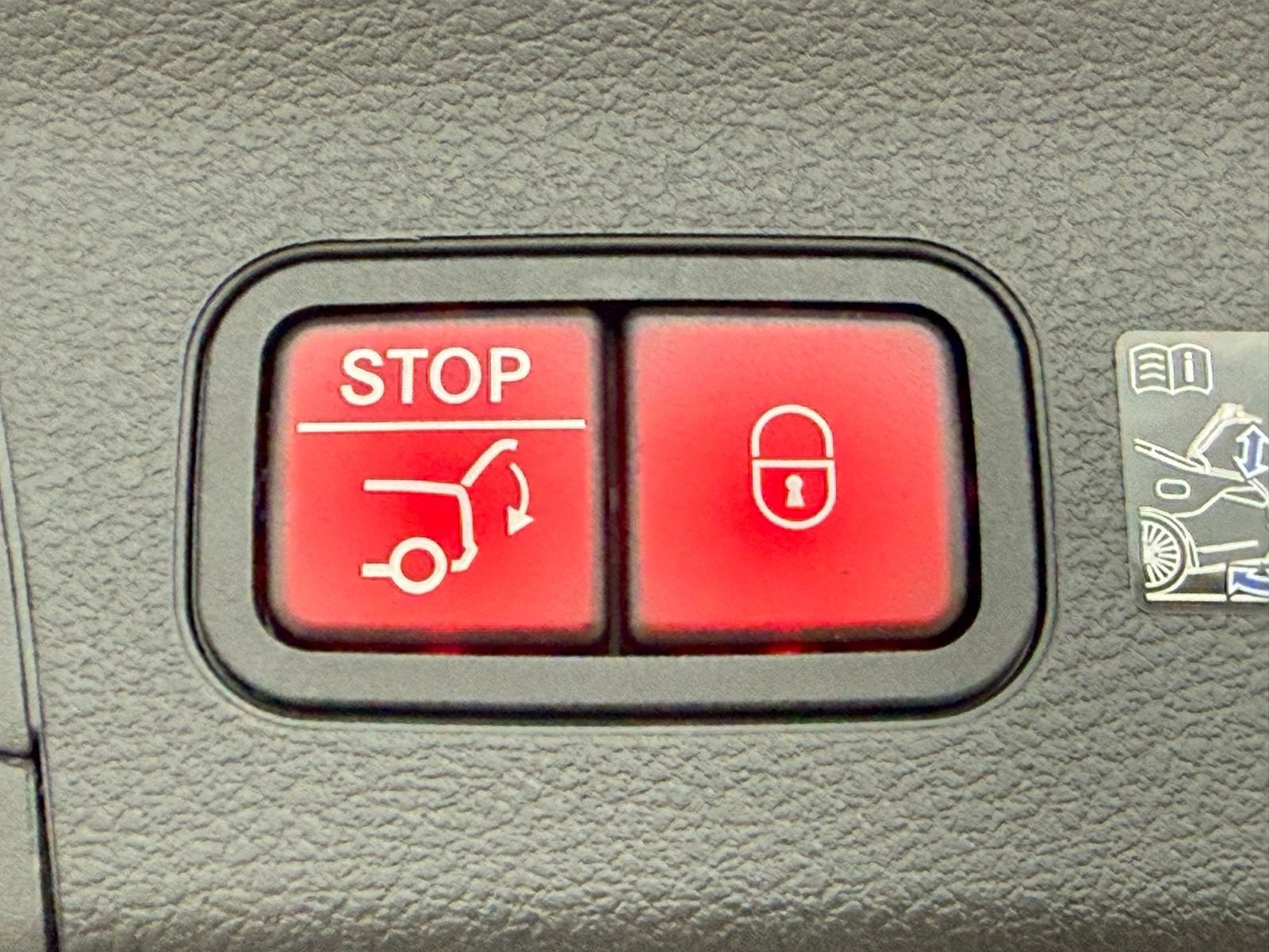 New 2026 Mercedes-Benz GLS 580 4MATIC image 13