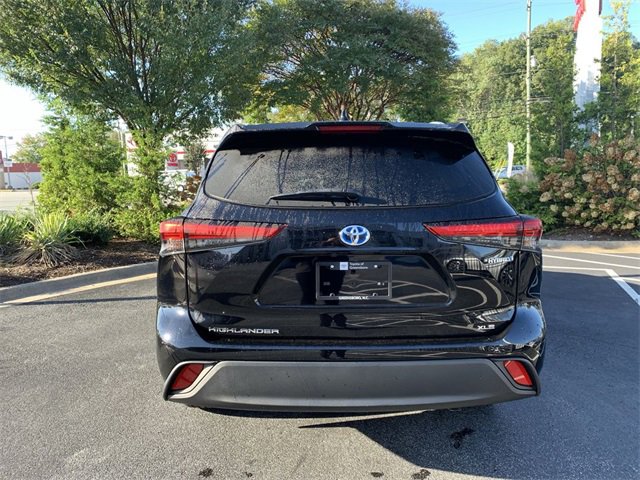 Certified 2023 Toyota Highlander Bronze Edition image 7