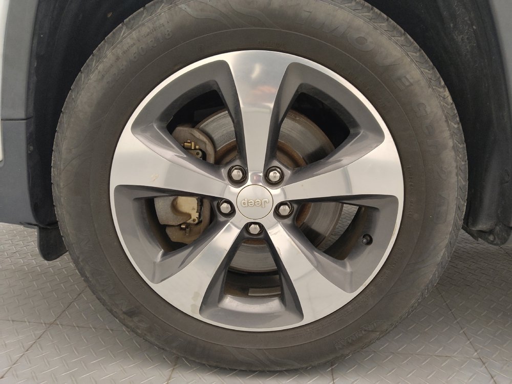 Used 2019 Jeep Cherokee Limited AWD/4WD image 31