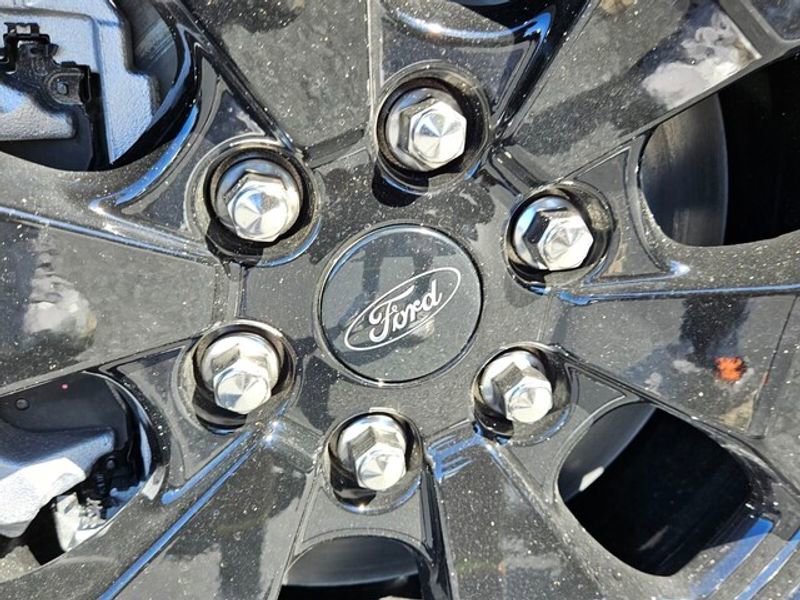 New 2025 Ford F150 Lightning XLT image 19