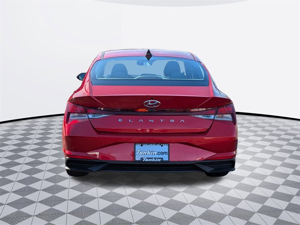 Used 2022 Hyundai Elantra SEL w/ Convenience Package image 4