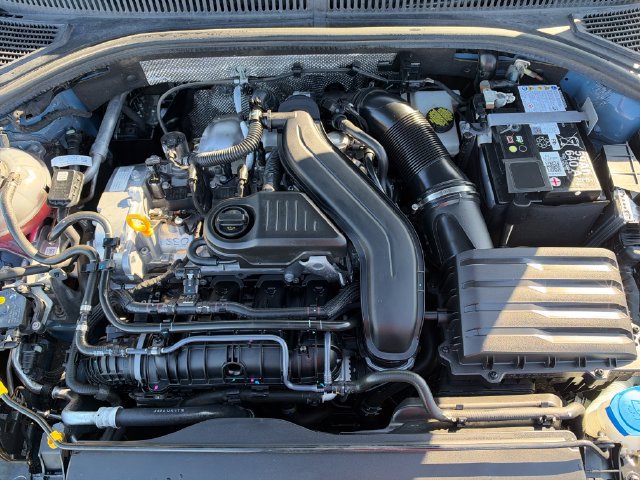 Used 2025 Volkswagen Jetta SE FWD image 29