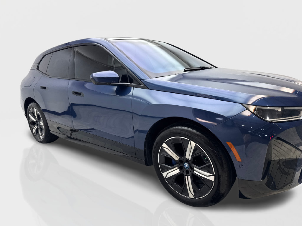 Used 2024 BMW iX xDrive50 w/ Sport Package AWD/4WD image 14