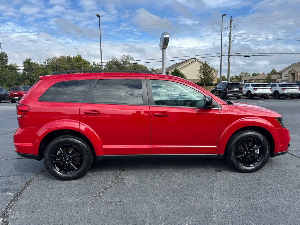 Used 2019 Dodge Journey SE w/ Connectivity Group FWD image 8