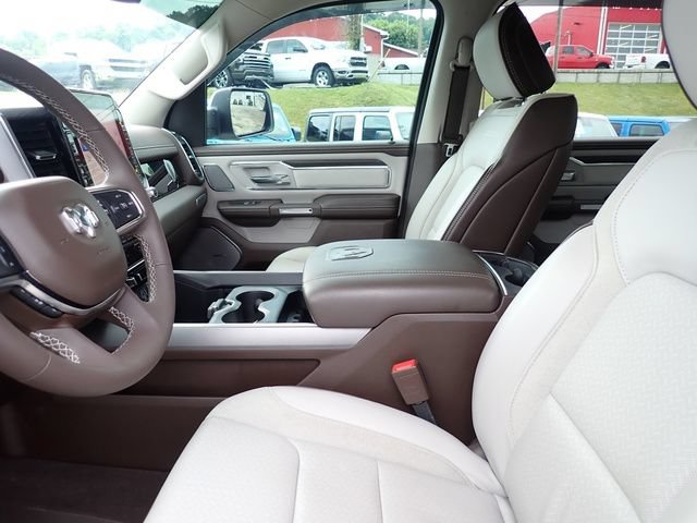 Used 2025 RAM 1500 Laramie AWD/4WD image 15