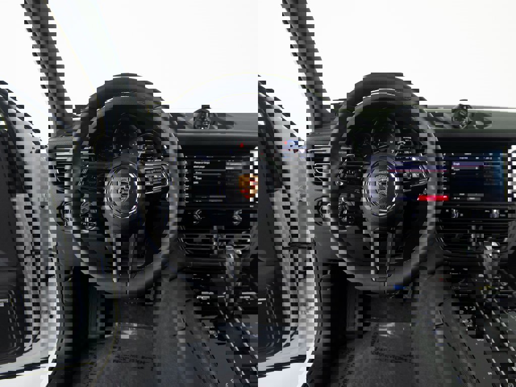 New 2026 Porsche Macan image 22