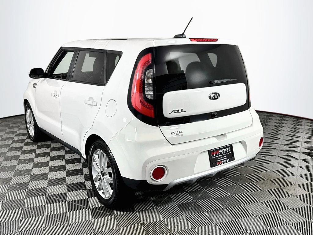 Used 2017 Kia Soul + w/ Primo Package FWD image 5