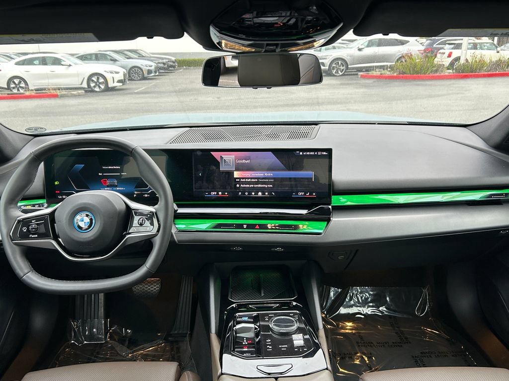 Used 2024 BMW i5 eDrive40i w/ M Sport Package RWD image 34