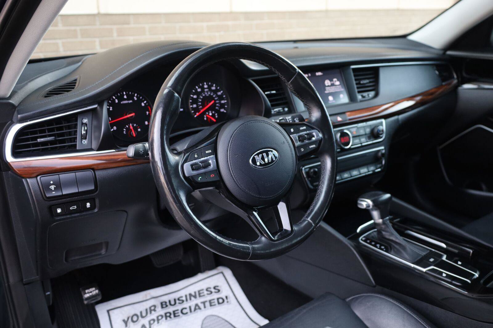 Used 2017 Kia Cadenza Premium FWD image 13