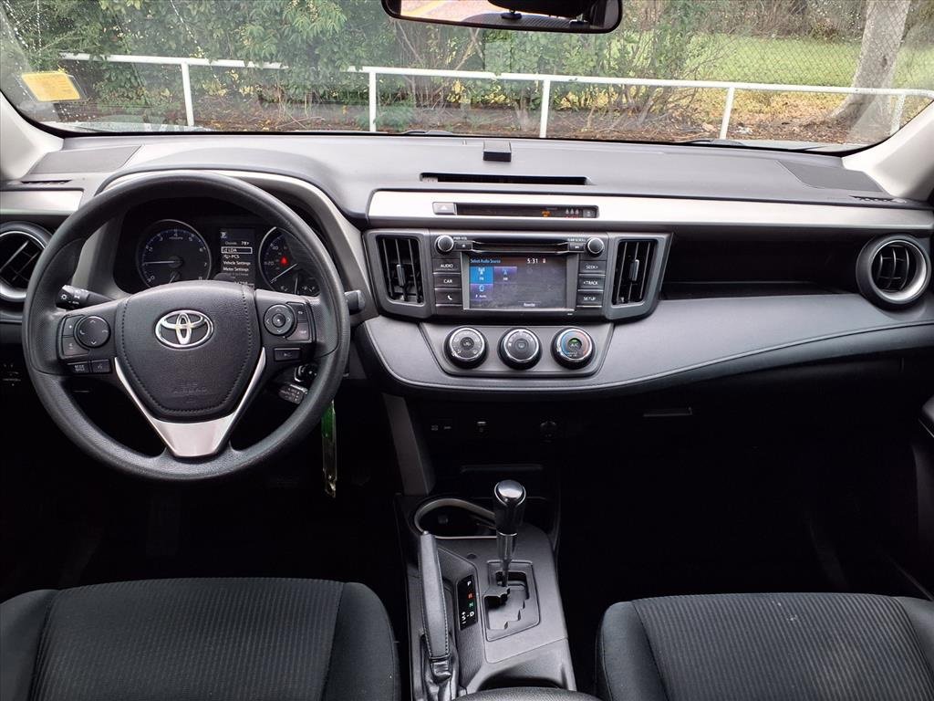 Used 2018 Toyota RAV4 LE image 3
