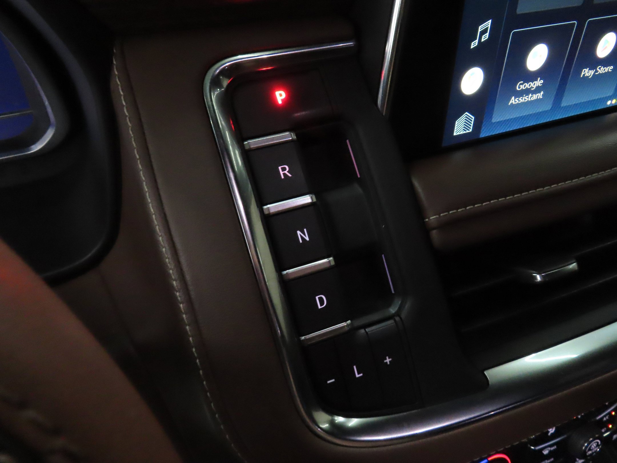 Used 2022 Chevrolet Tahoe High Country AWD/4WD image 16
