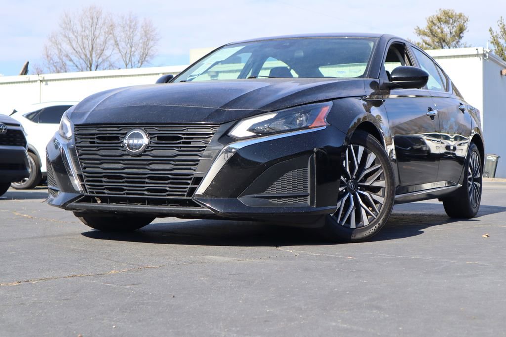 Used 2023 Nissan Altima 2.5 SV