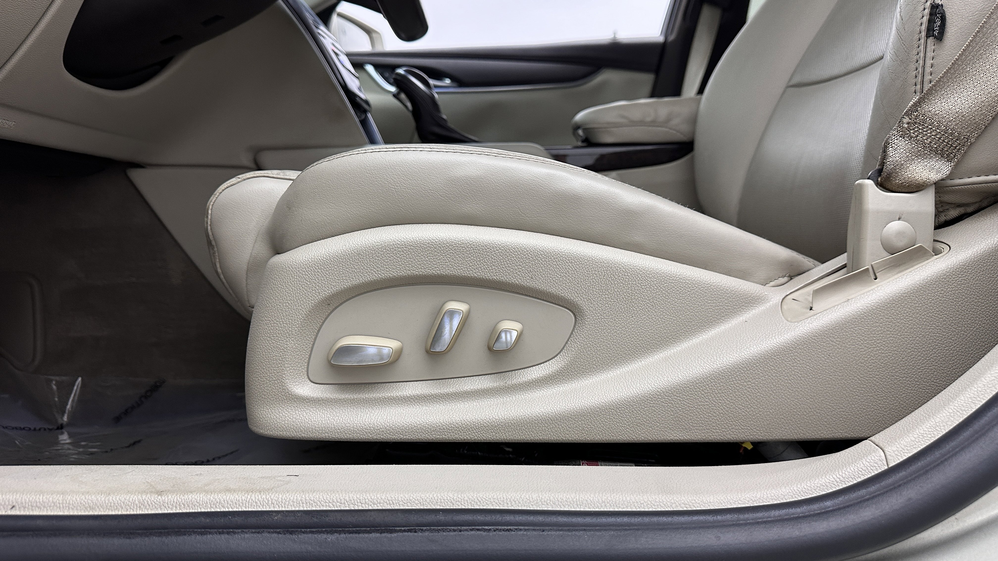 Used 2015 Cadillac XTS FWD image 12