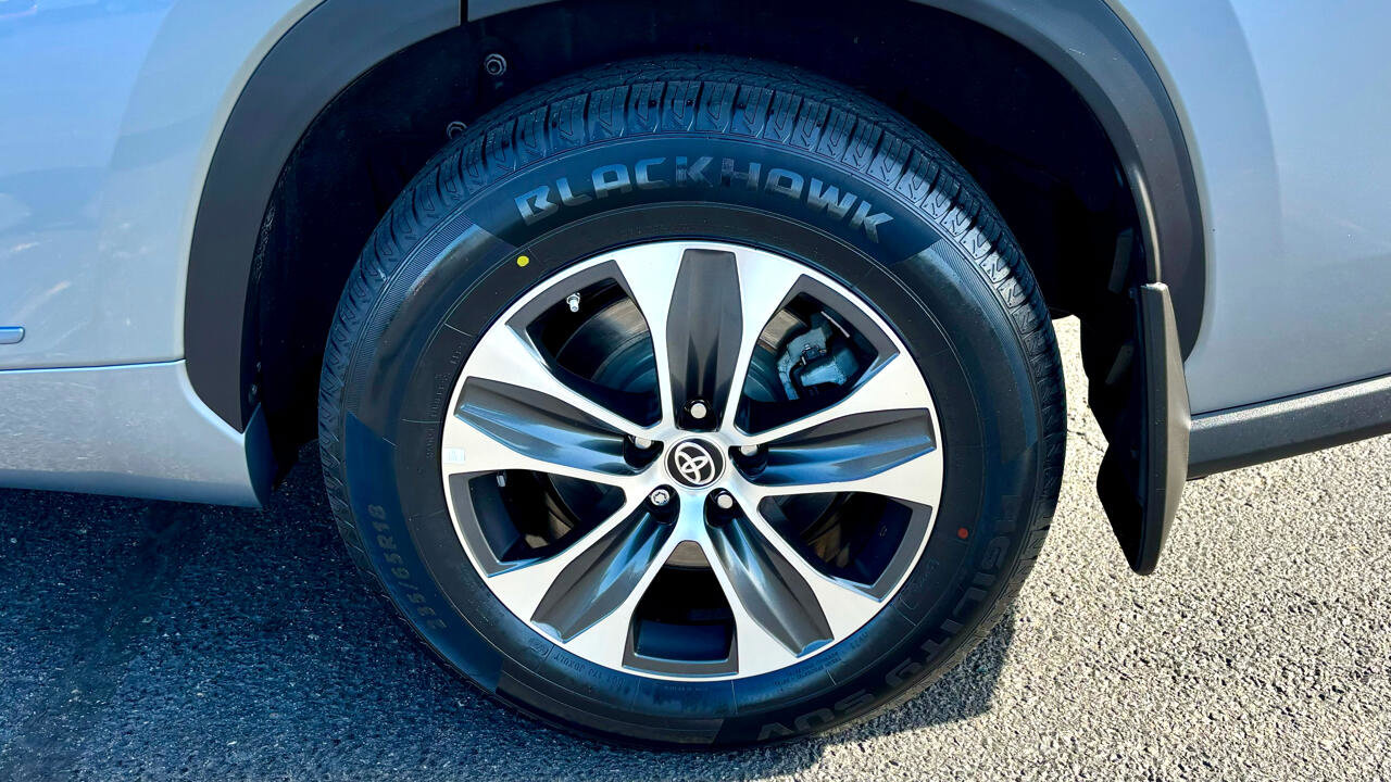 Used 2021 Toyota Highlander XLE image 9