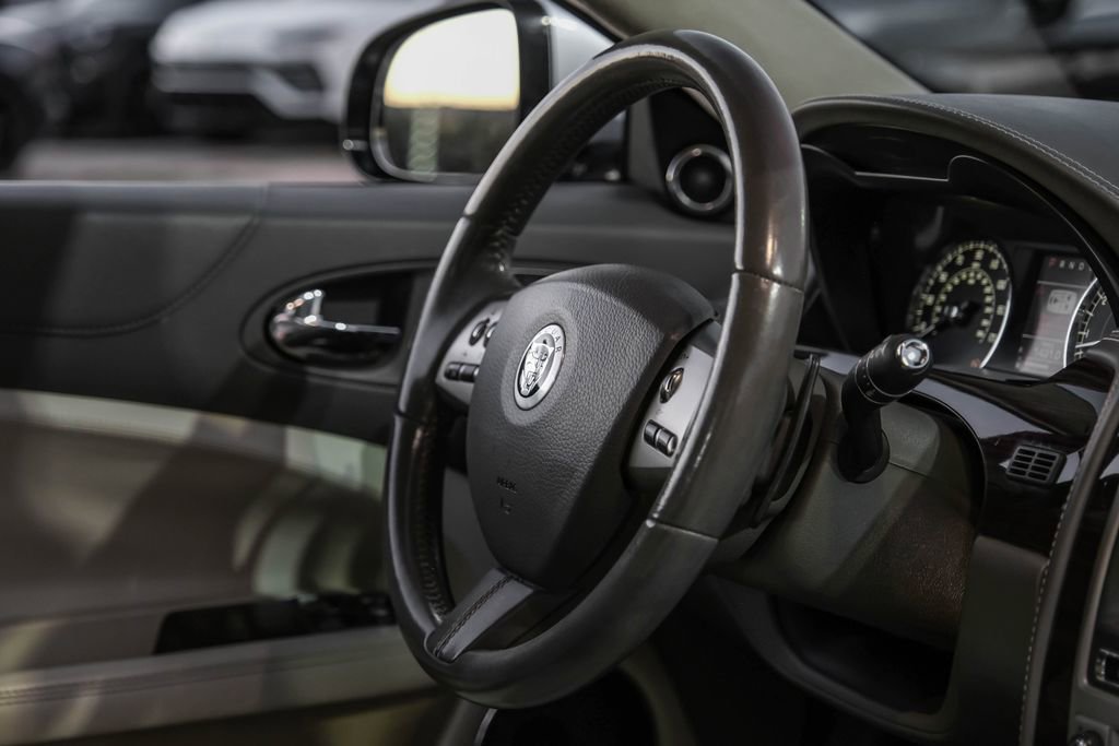 Used 2010 Jaguar XK Convertible image 11