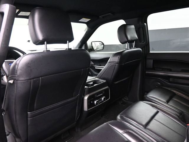 Used 2019 Ford Expedition XLT w/ Equipment Group 201A AWD/4WD image 16