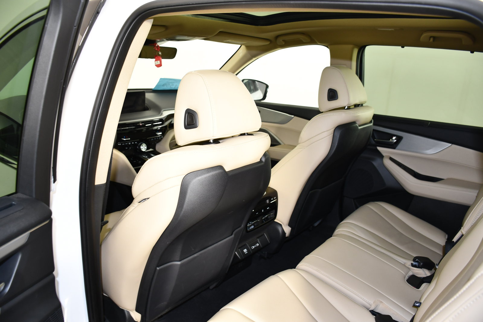 Certified 2024 Acura MDX SH-AWD w/ Technology Package image 47
