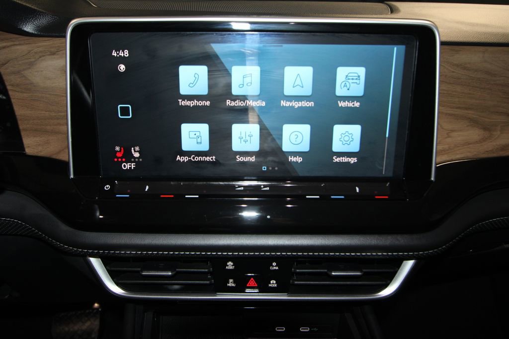 Used 2025 Volkswagen Atlas SE image 17