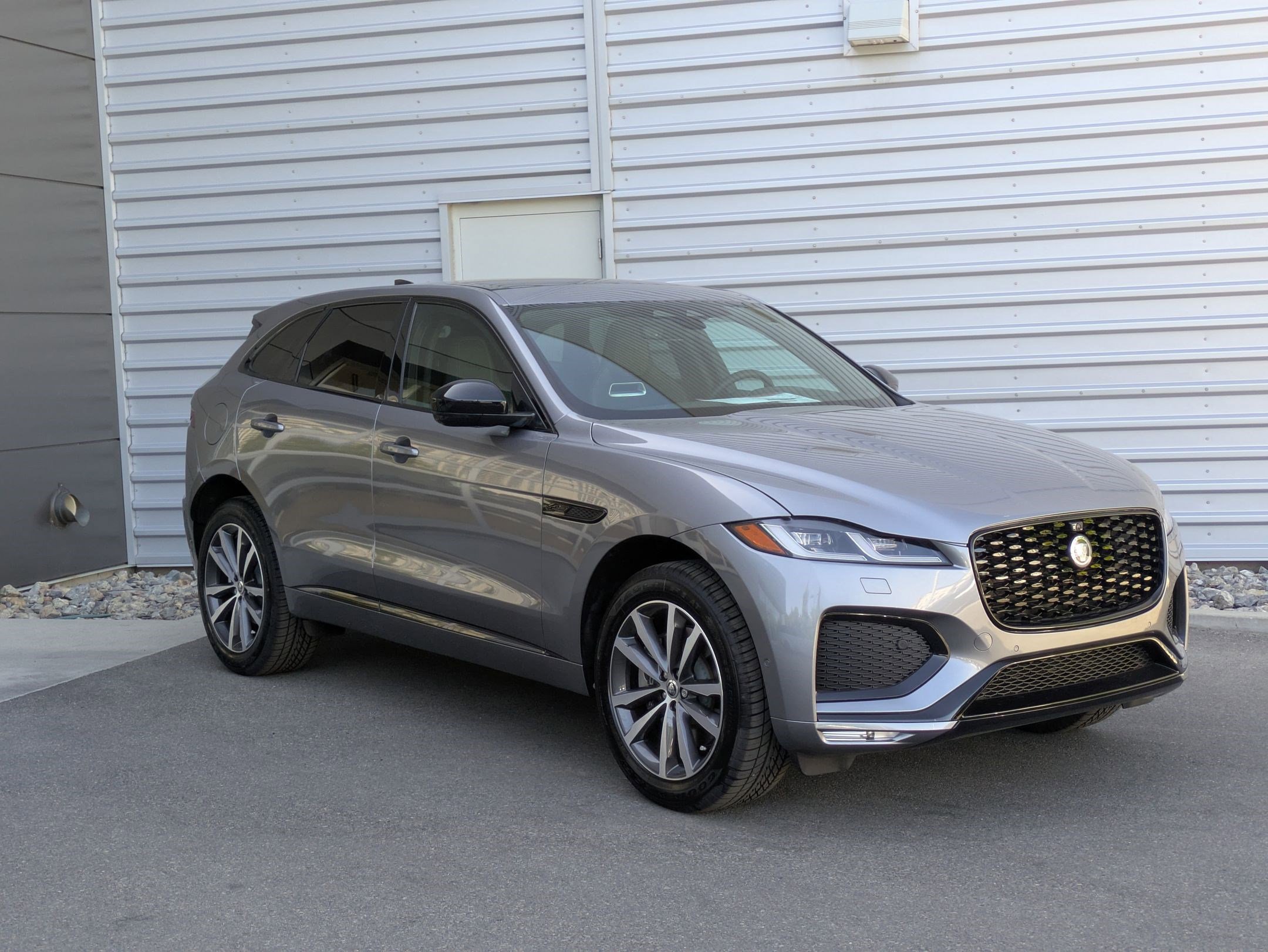 New 2026 Jaguar F-PACE R-Dynamic S image 7