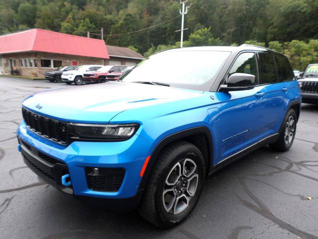 Used 2022 Jeep Grand Cherokee Trailhawk w/ Advanced Protech Group II AWD/4WD image 3
