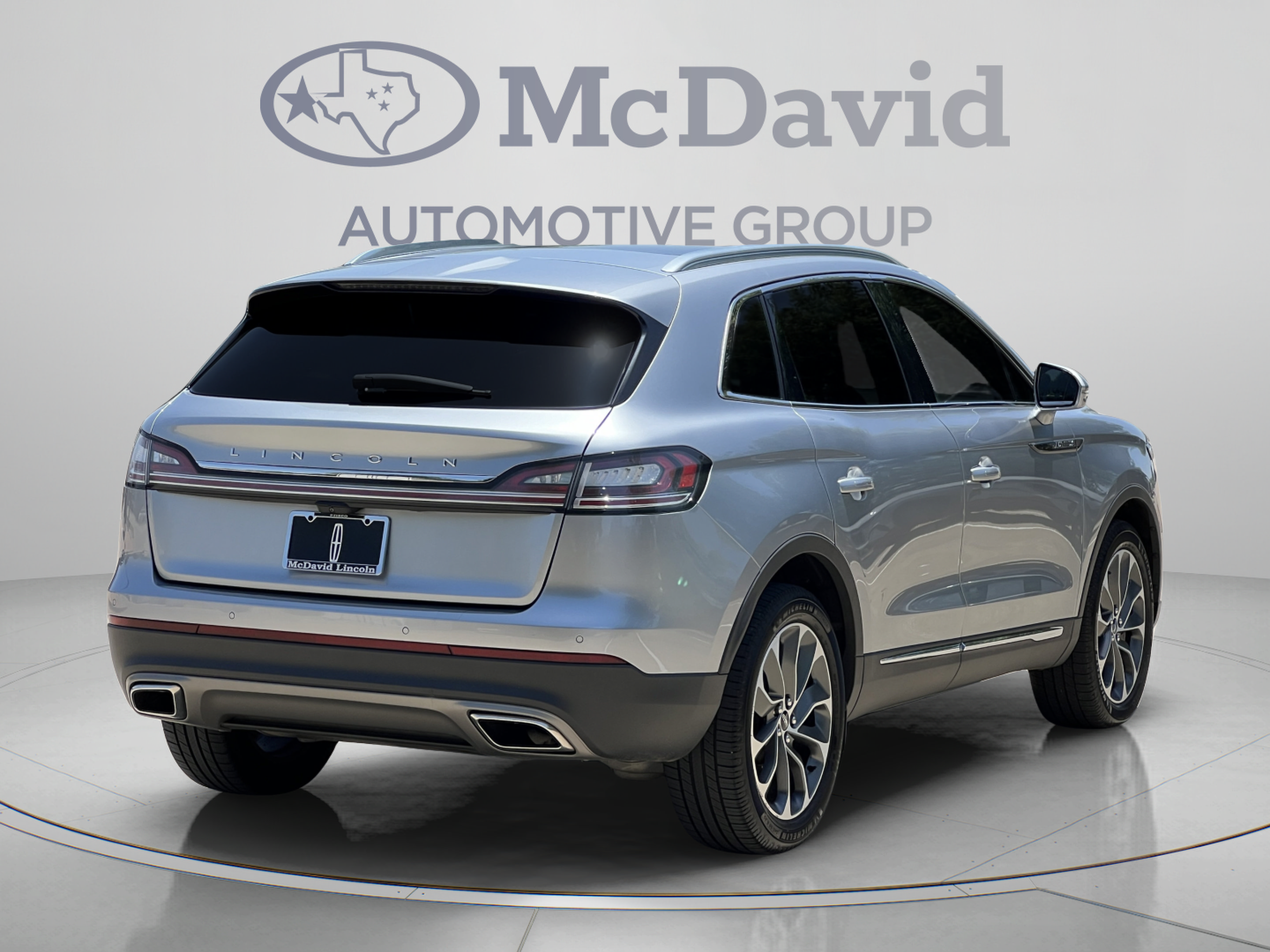Used 2023 Lincoln Nautilus Reserve w/ Luxury Package AWD/4WD image 7