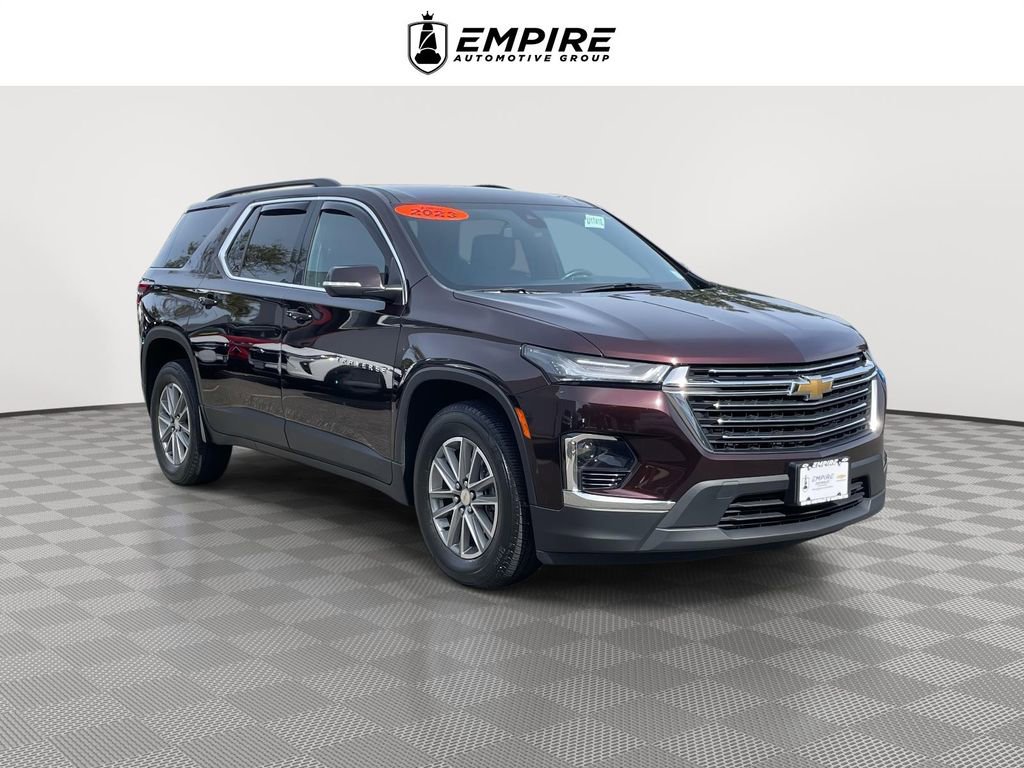 Used 2023 Chevrolet Traverse LT AWD/4WD image 1