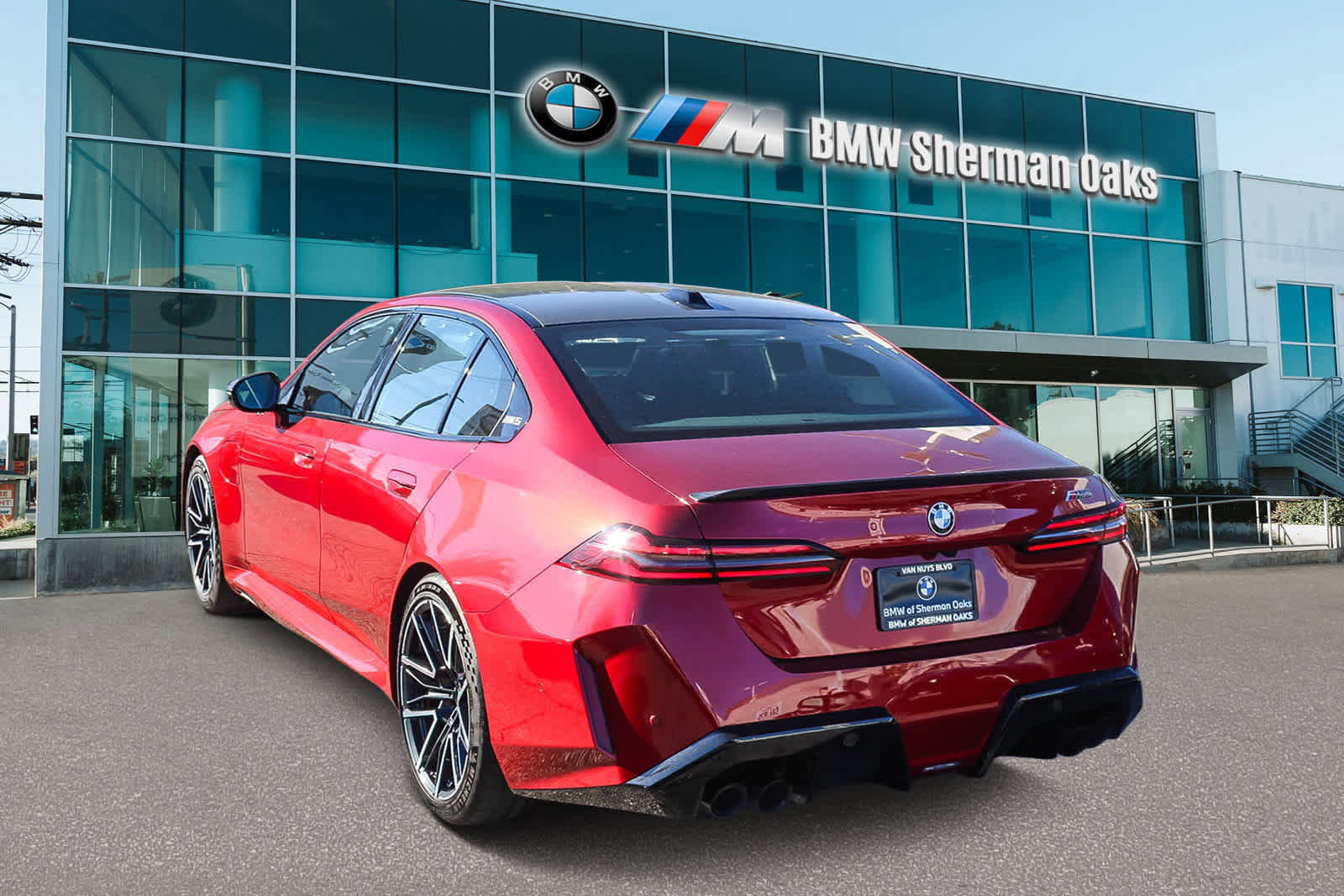 Used 2025 BMW M5 image 5