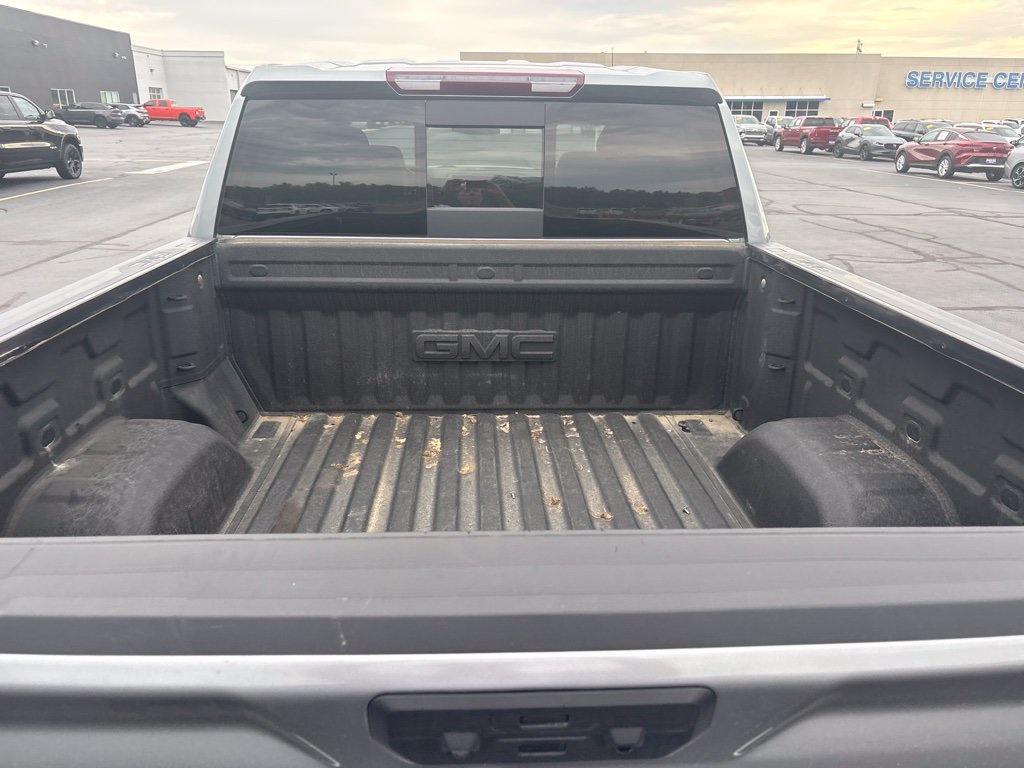 Used 2023 GMC Sierra 1500 SLT w/ SLT Premium Plus Package AWD/4WD image 17