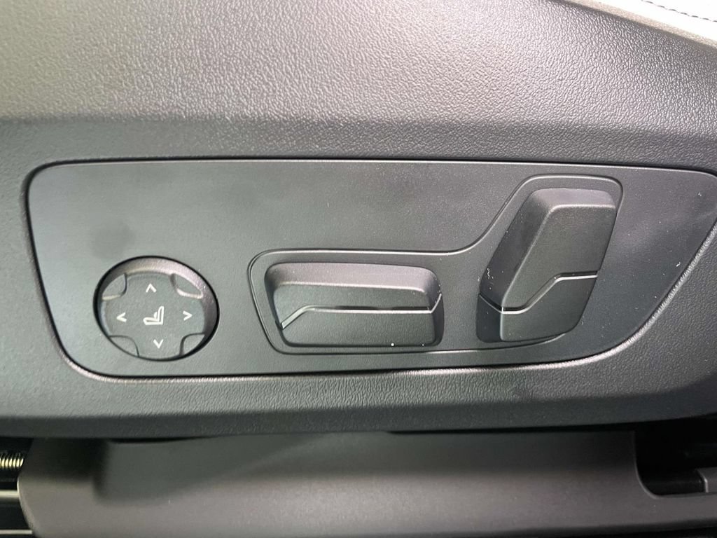 New 2027 BMW X1 xDrive28i w/ Technology Package AWD/4WD image 14