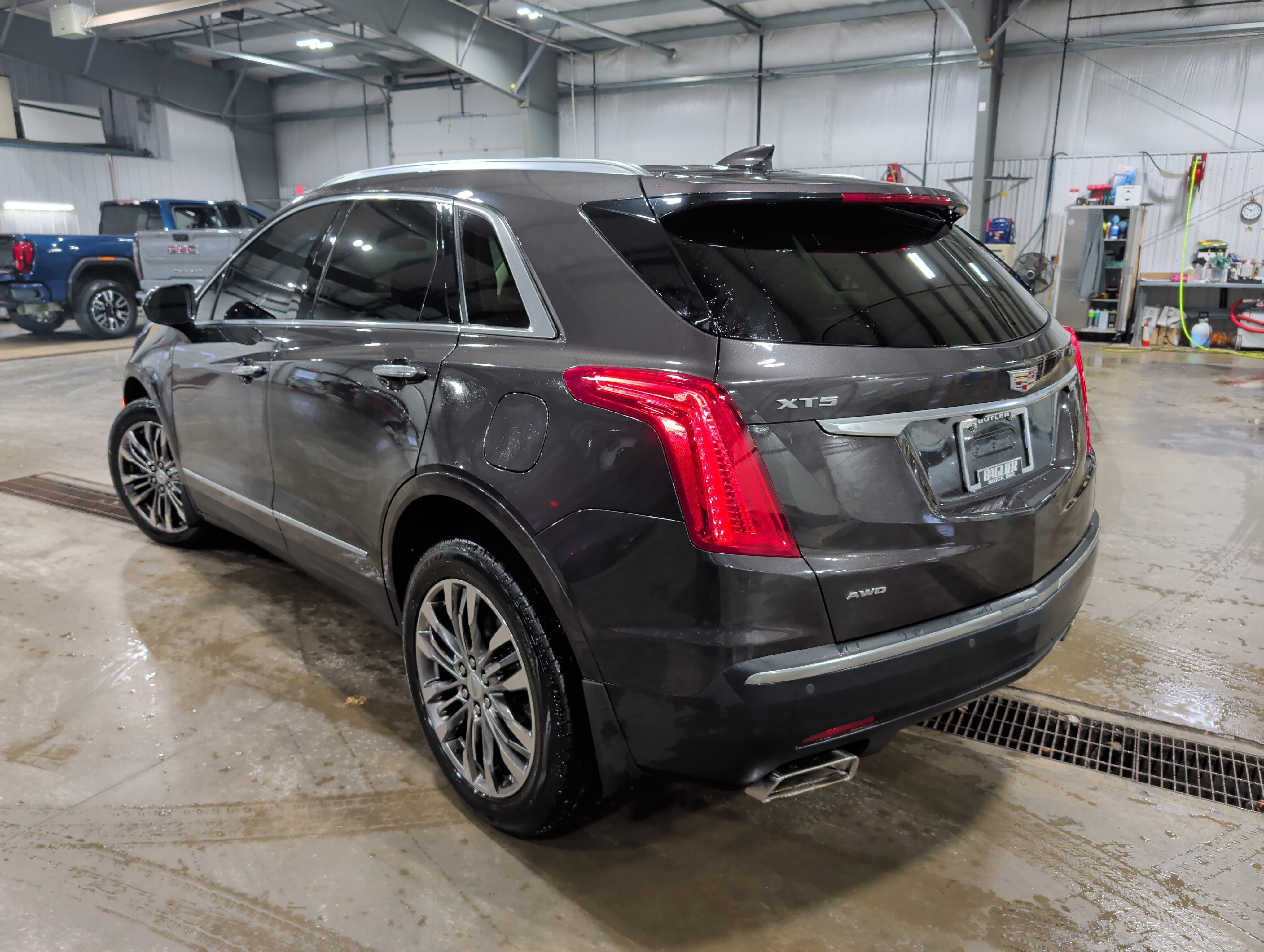 Used 2018 Cadillac XT5 Premium Luxury image 4