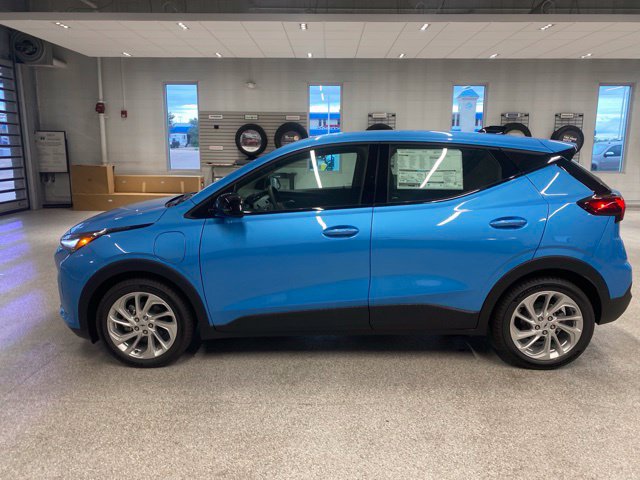 New 2027 Chevrolet Bolt LT w/ Comfort Package FWD image 9