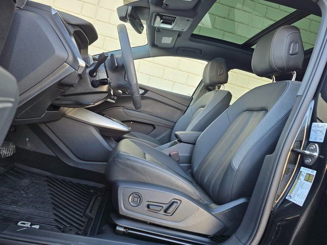 Used 2024 Audi Q4 e-tron Premium Plus image 17