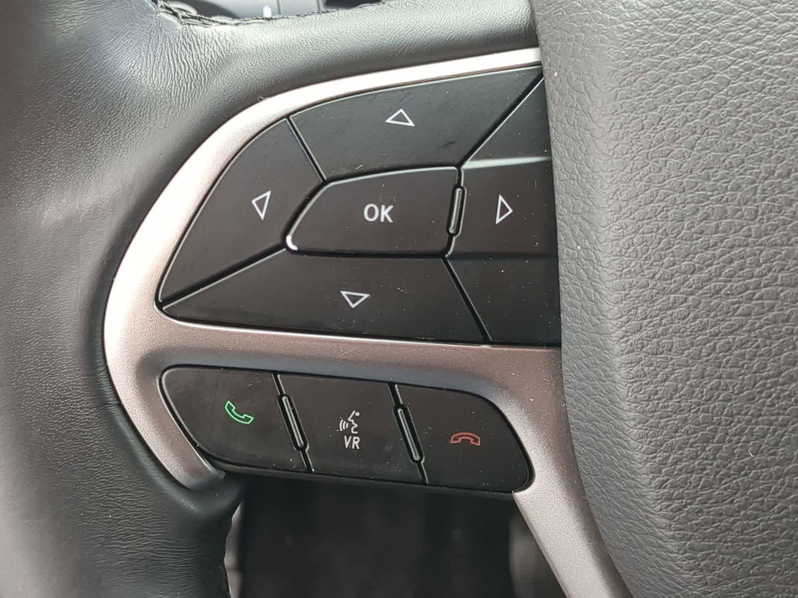 Used 2019 Jeep Grand Cherokee Laredo AWD/4WD image 23