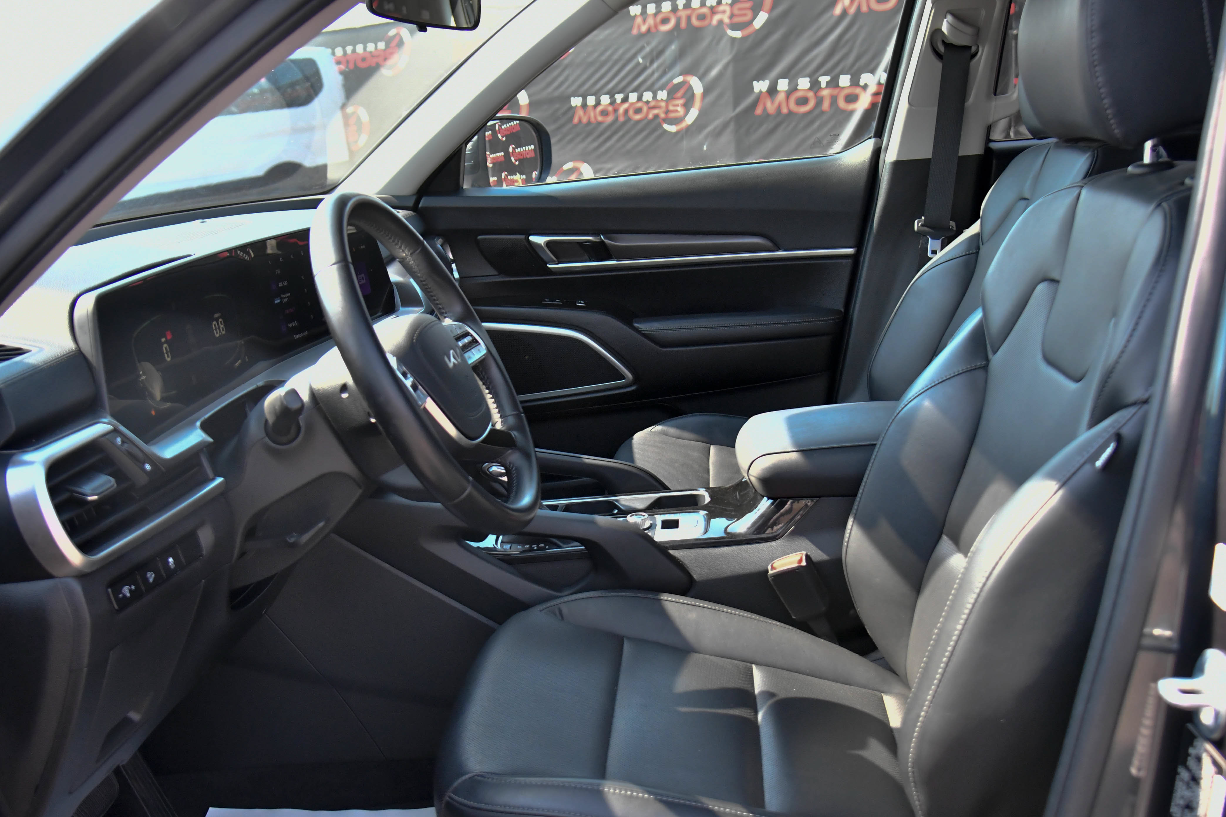 Used 2023 Kia Telluride LX AWD/4WD image 17