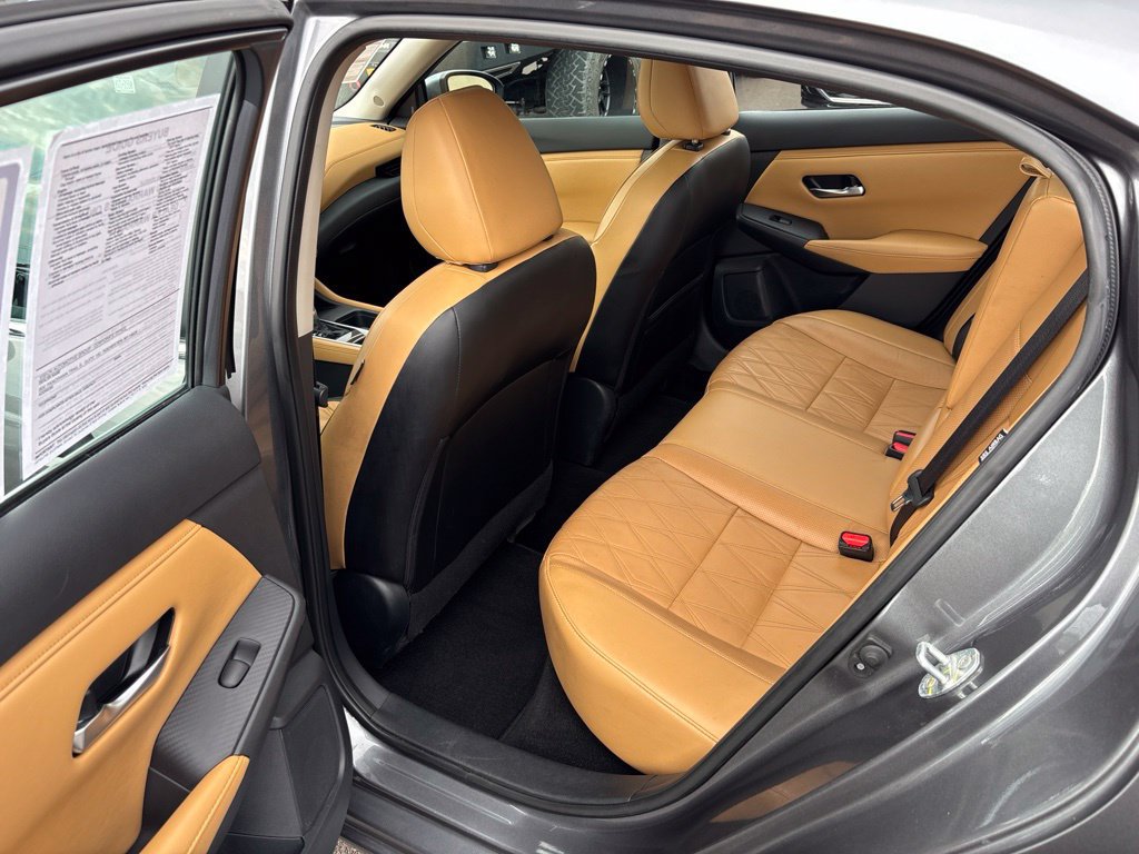 Used 2021 Nissan Sentra SV w/ SV Premium Package FWD image 22
