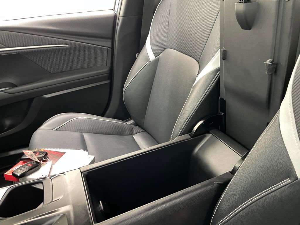 Used 2025 Toyota Camry SE image 29