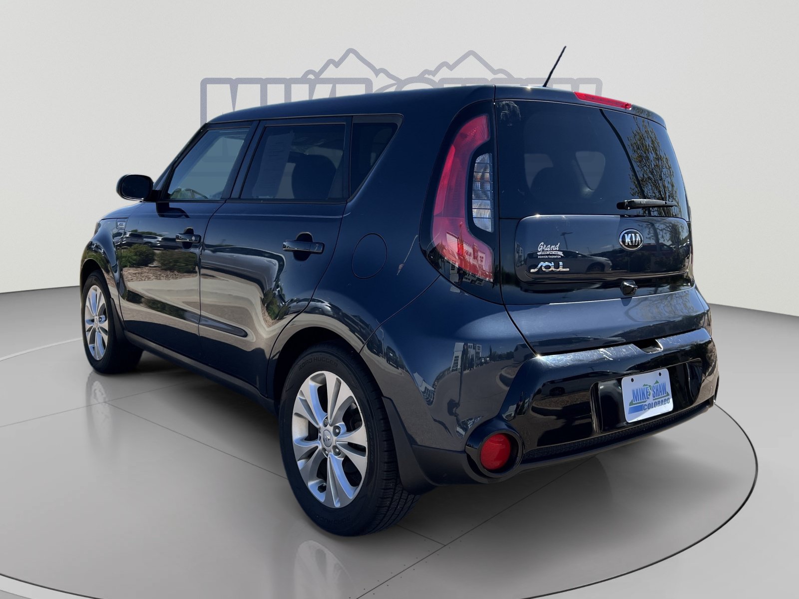 Used 2016 Kia Soul + FWD image 12