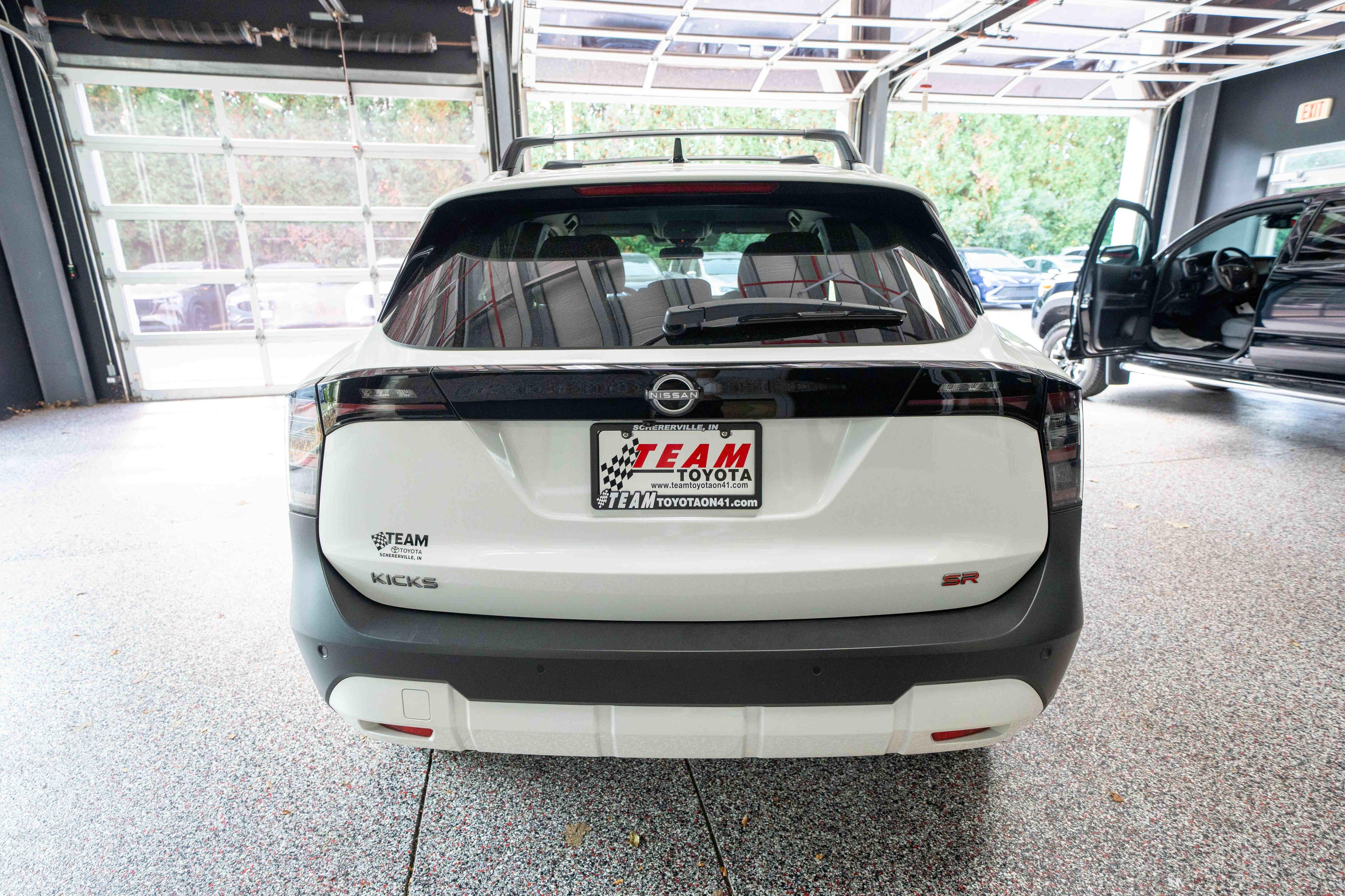 Used 2026 Nissan Kicks SR FWD image 3