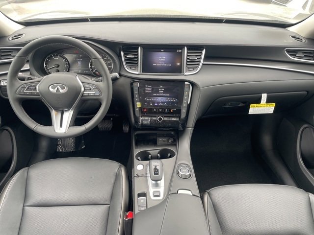 New 2025 INFINITI QX50 Luxe image 8