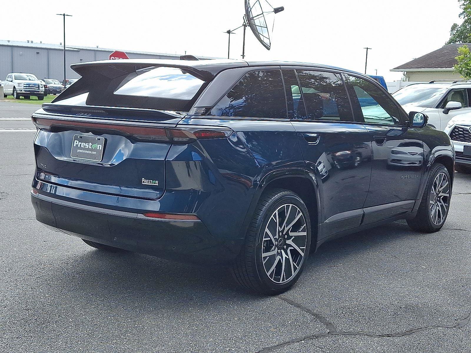 Used 2025 Jeep Wagoneer S Limited image 4