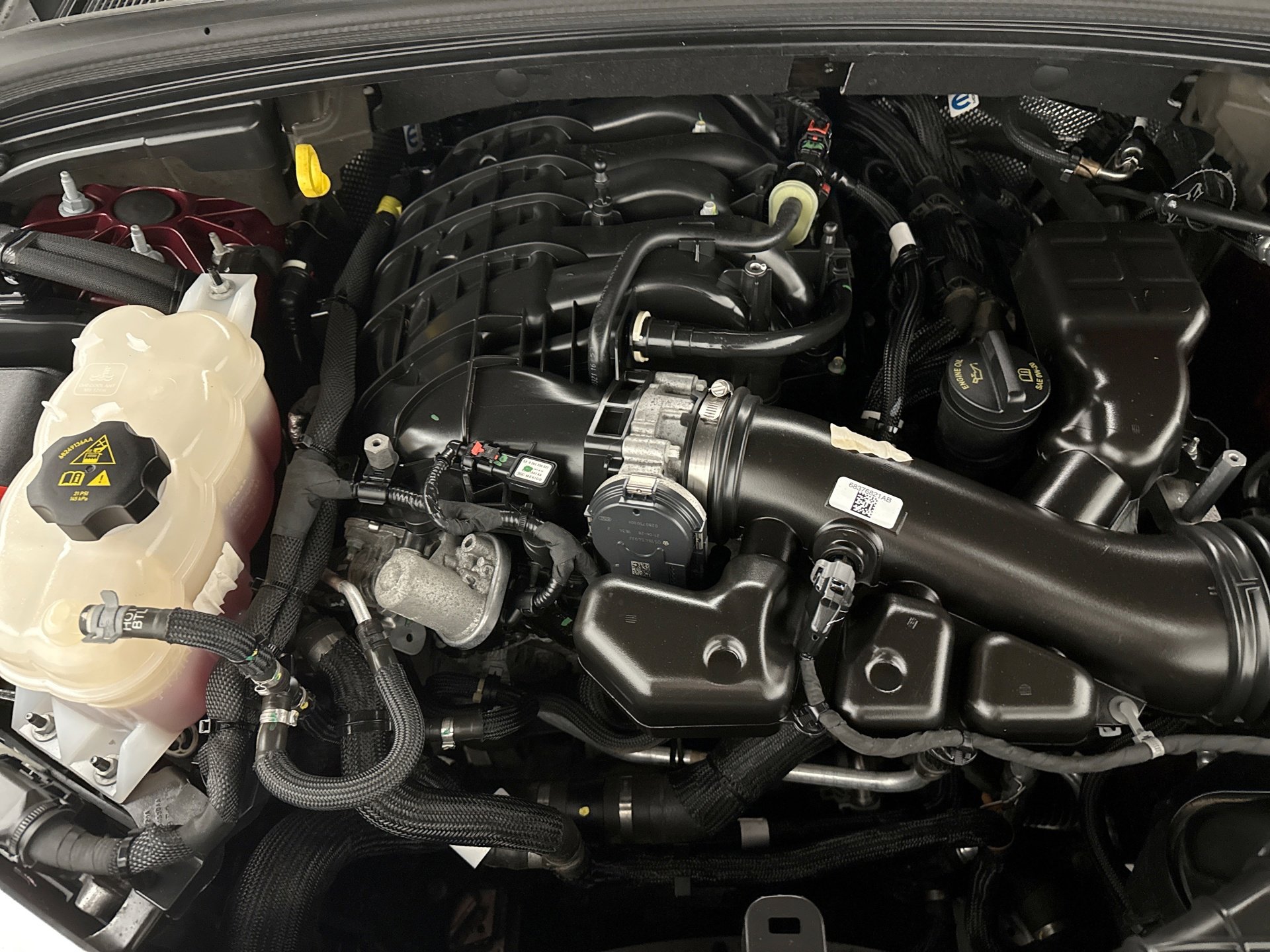 Used 2021 Jeep Grand Cherokee L Laredo w/ Luxury Tech Group I image 27