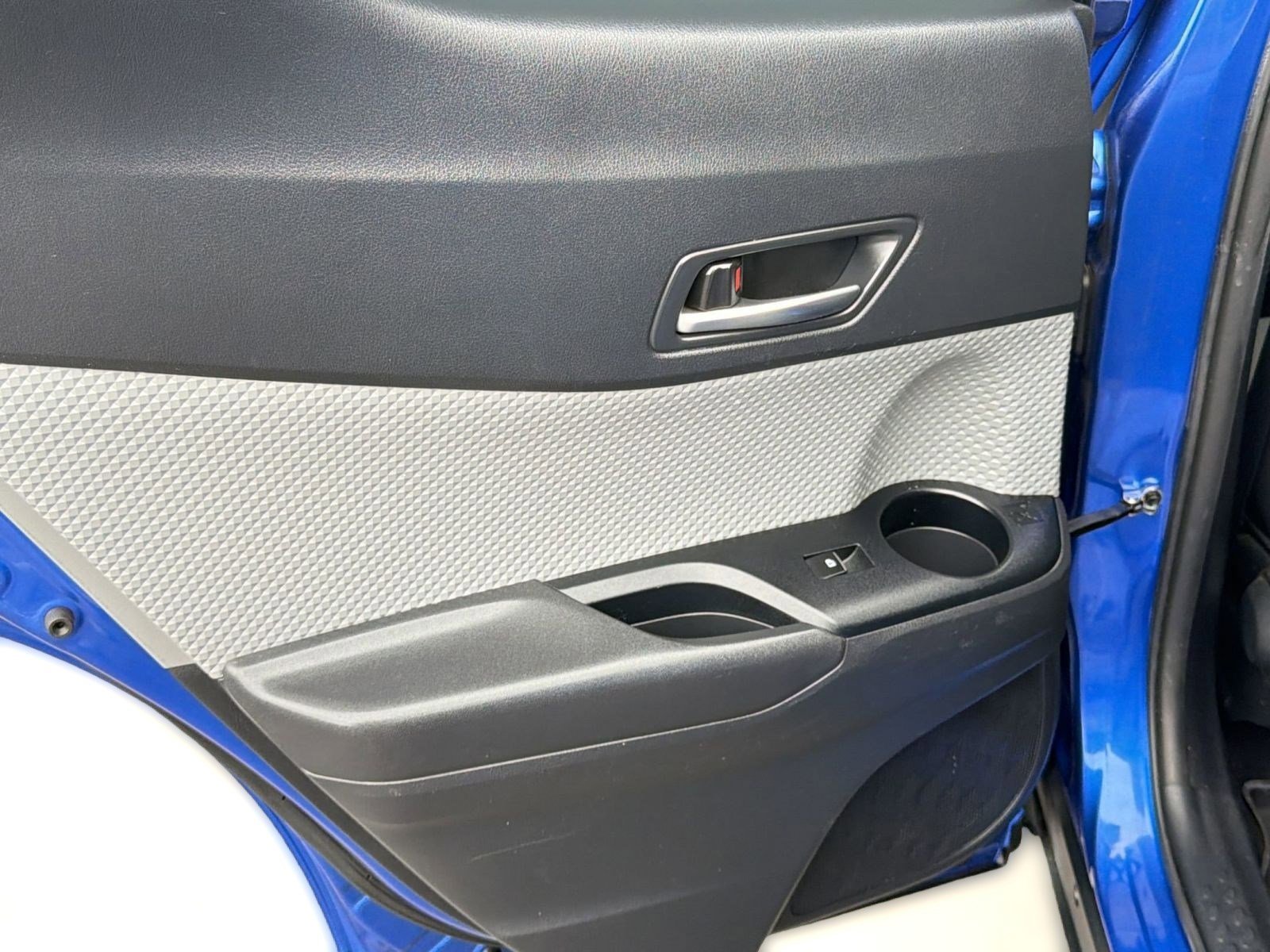 Used 2019 Toyota C-HR XLE FWD image 26
