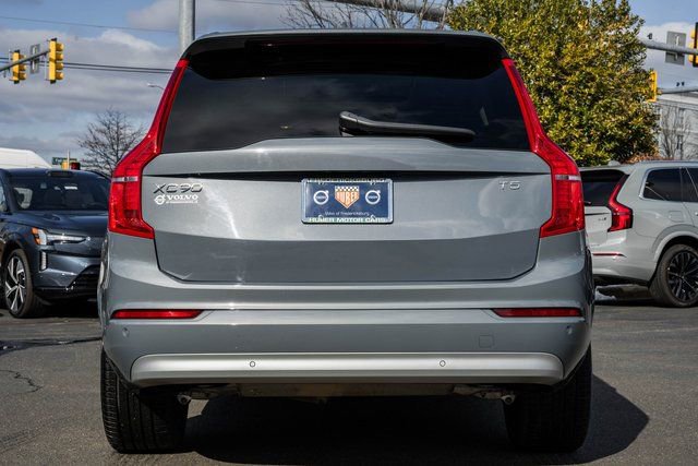 Used 2022 Volvo XC90 T5 Momentum w/ Advanced Package image 6